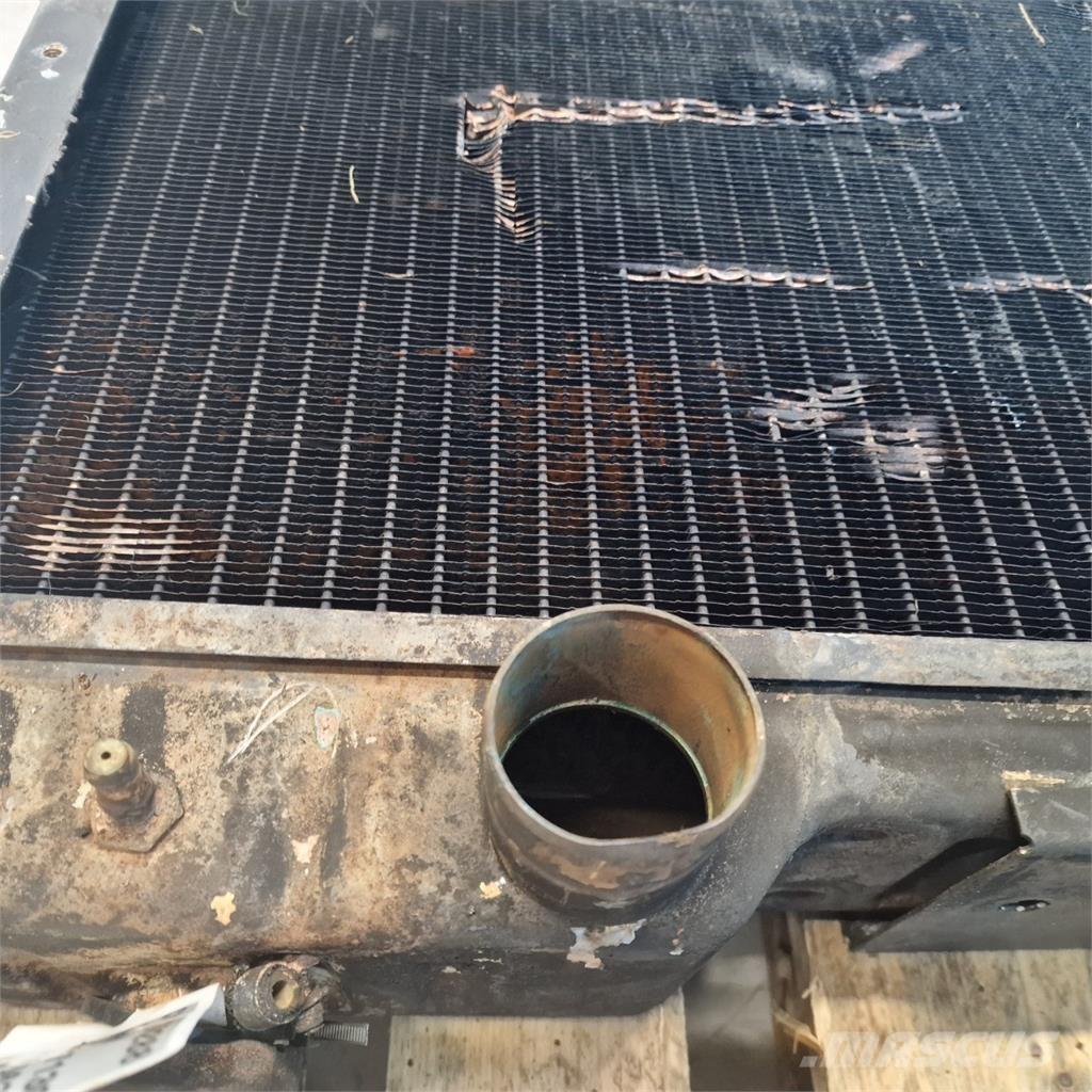 CASE 7130 散热器