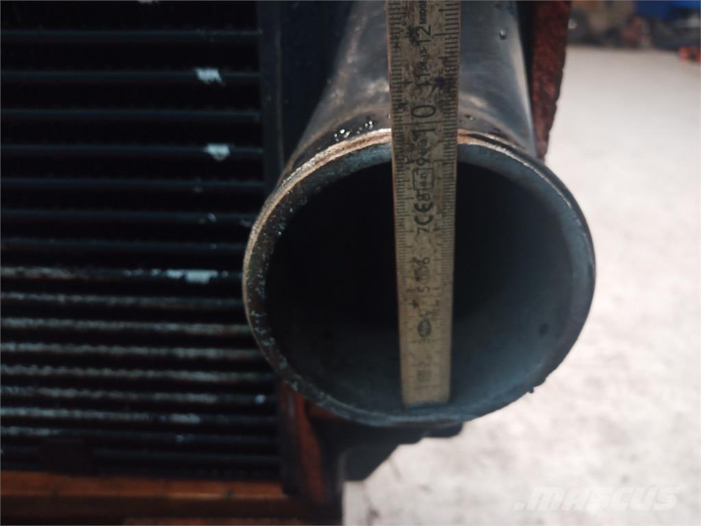 CASE 8010 散热器
