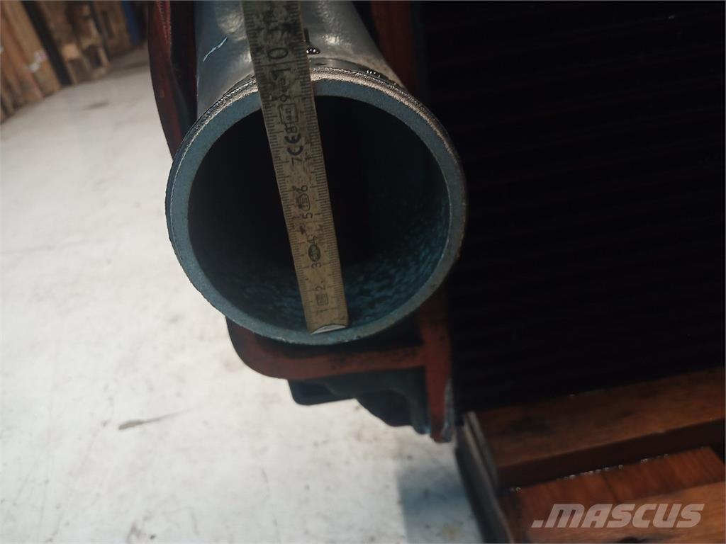 CASE 8010 散热器