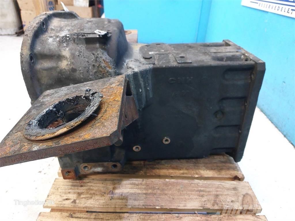 CASE Farmall 95A 传动装置