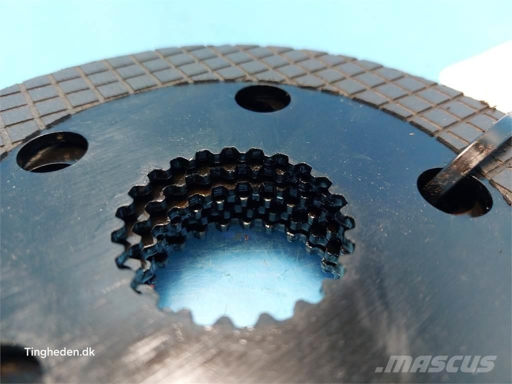 CASE Farmall 95A 传动装置