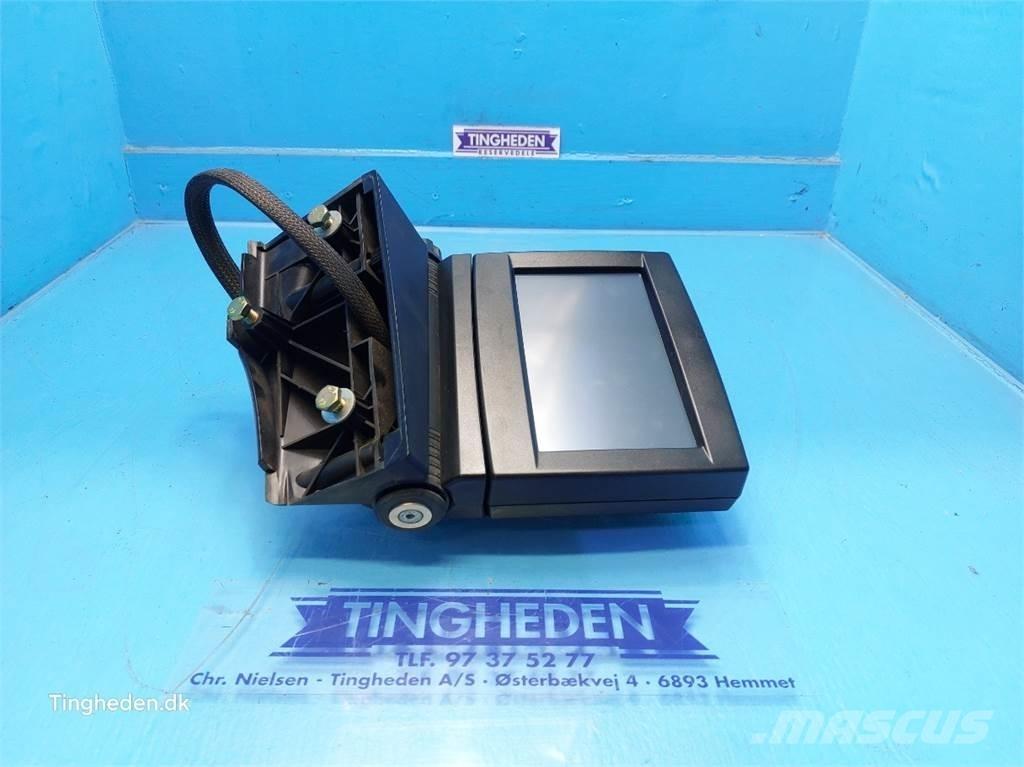 CASE Maxxum 115 电子设备