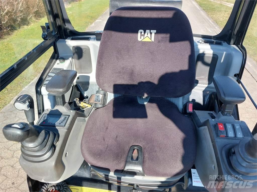 CAT 301.7D 小型挖掘机