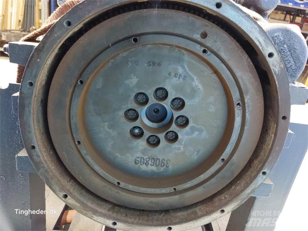 Cummins 6LTAA8.9 发动机