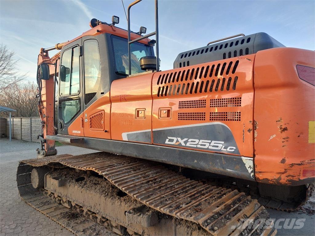 Doosan DX255LC-5 履带挖掘机