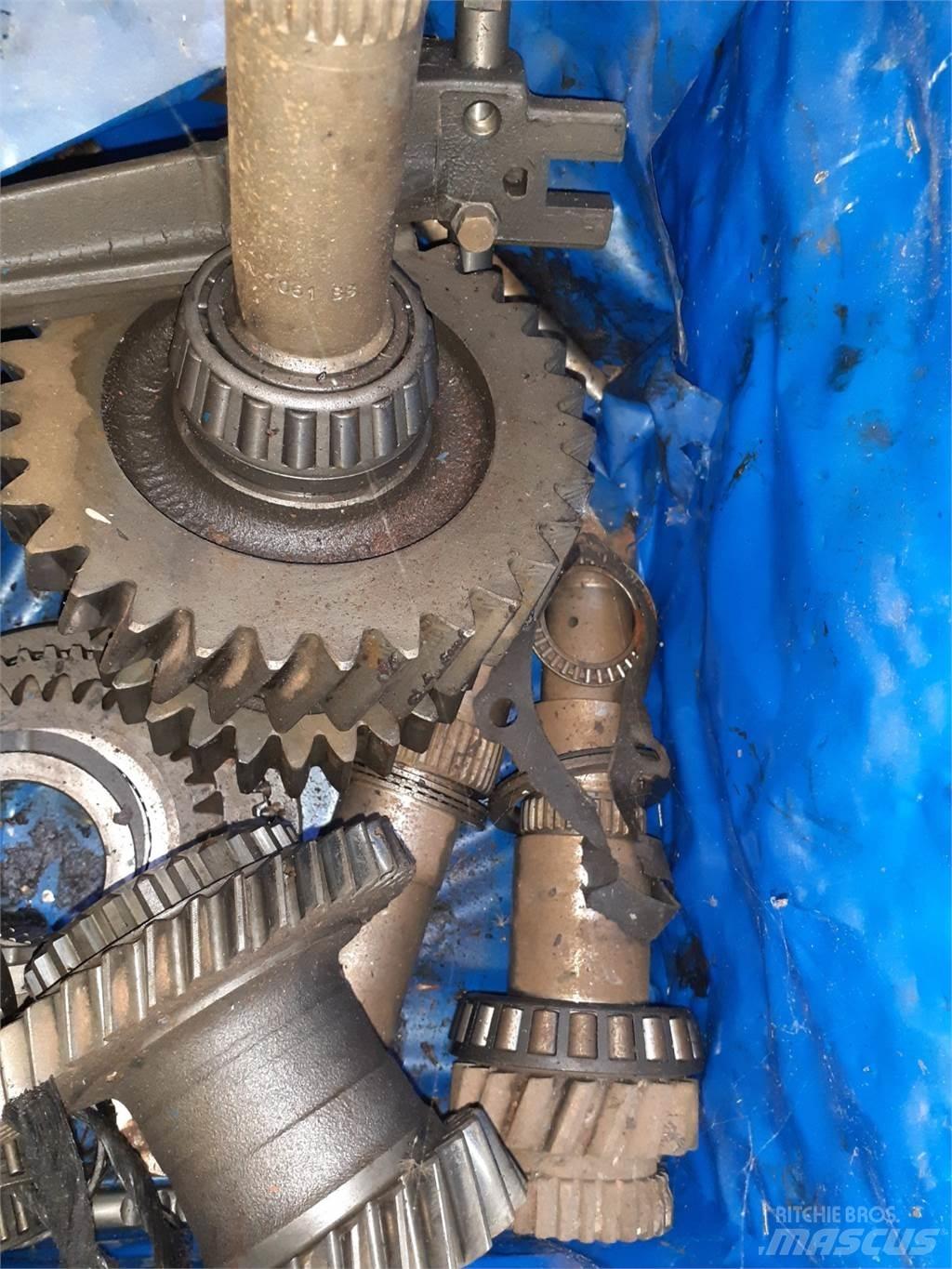 Ford 7710 传动装置