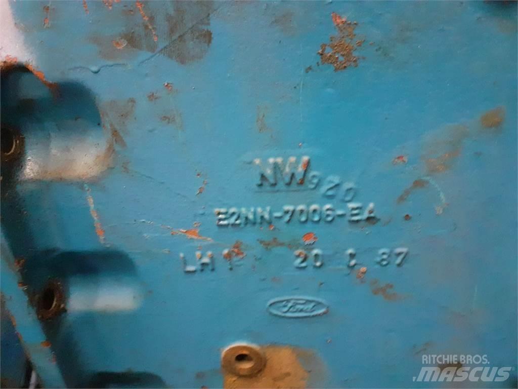 Ford 8210 传动装置