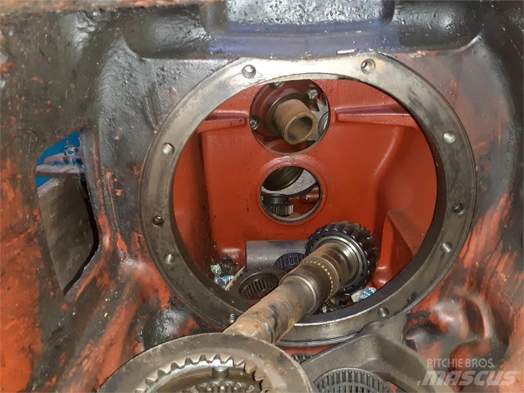 Ford 8210 传动装置