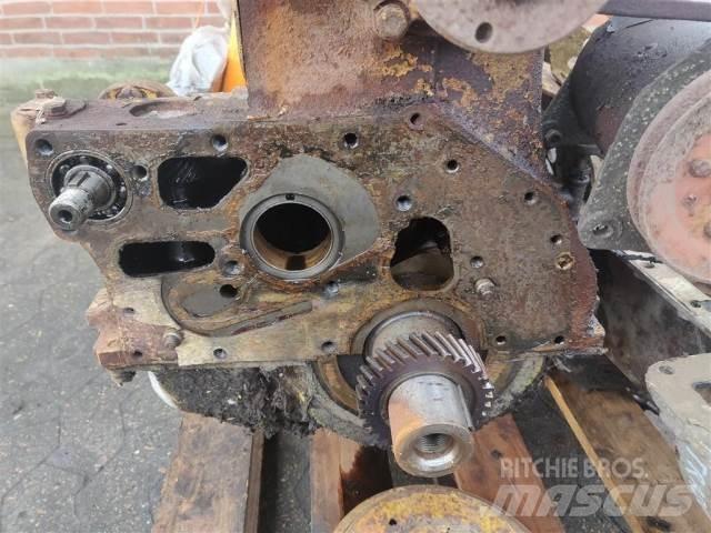 Ford Trader 590E 发动机