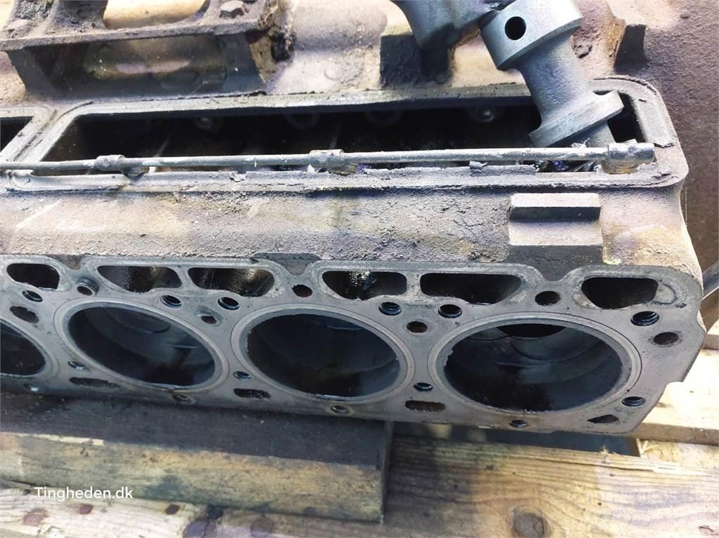 Ford Trader 590E 发动机
