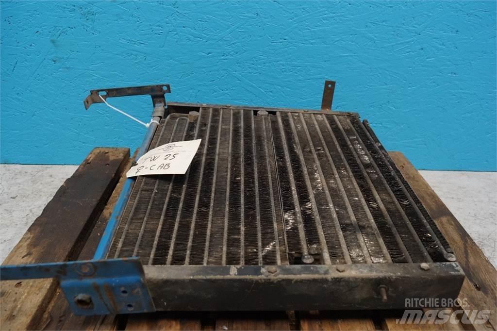 Ford TW25 散热器