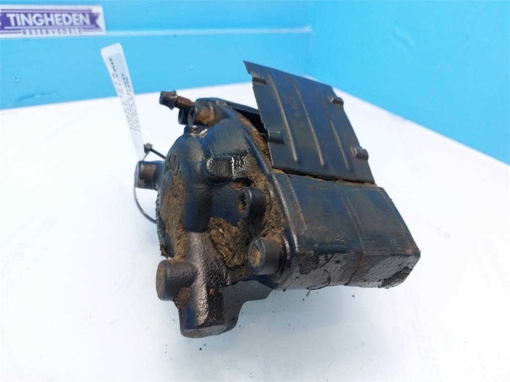 Gehl AL750 轴