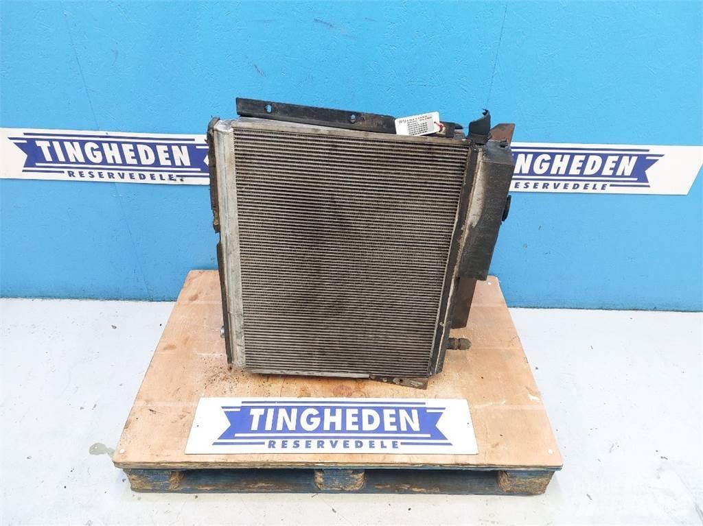 Gehl AL750 散热器
