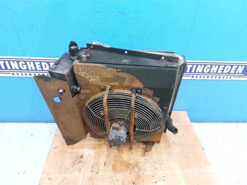 Gehl AL750 散热器