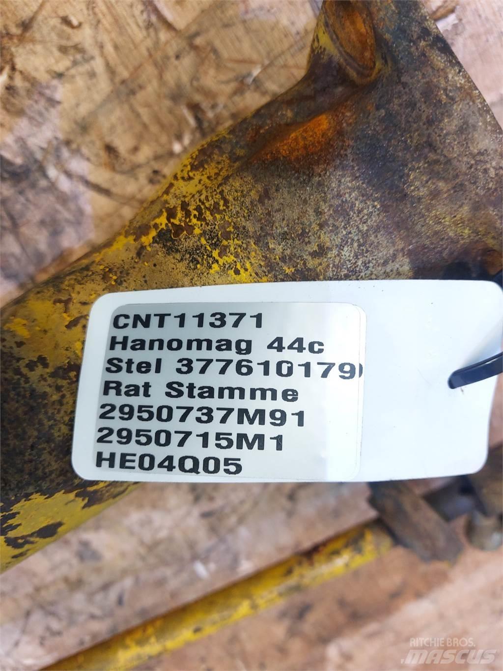  Hannonag 44C 驾驶室与内部