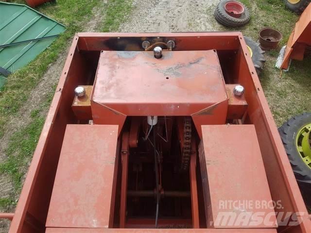Hesston 4700 方捆打捆机