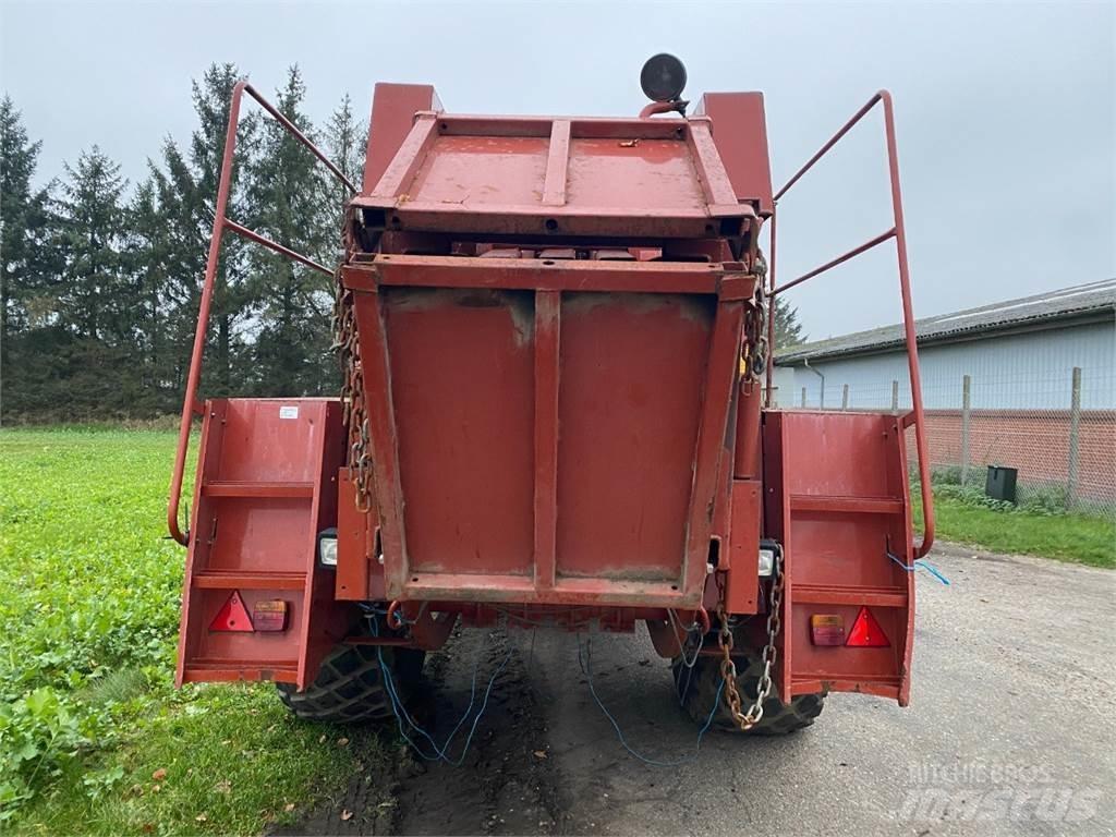 Hesston 4700 方捆打捆机