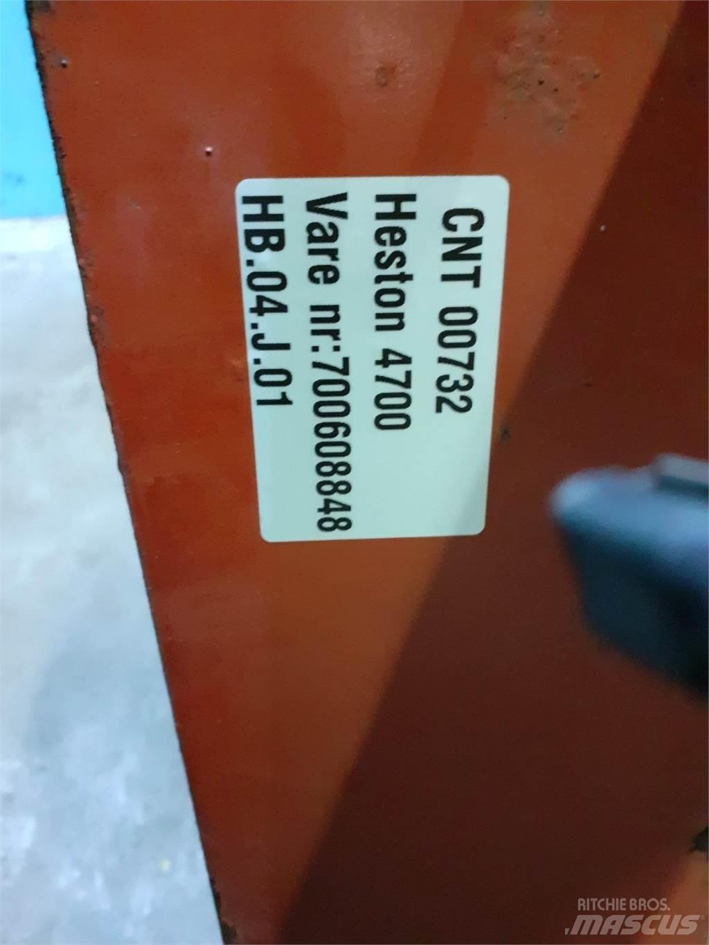 Hesston 4700 货物钳车