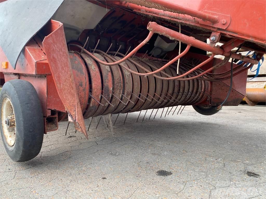 Hesston 4700 方捆打捆机