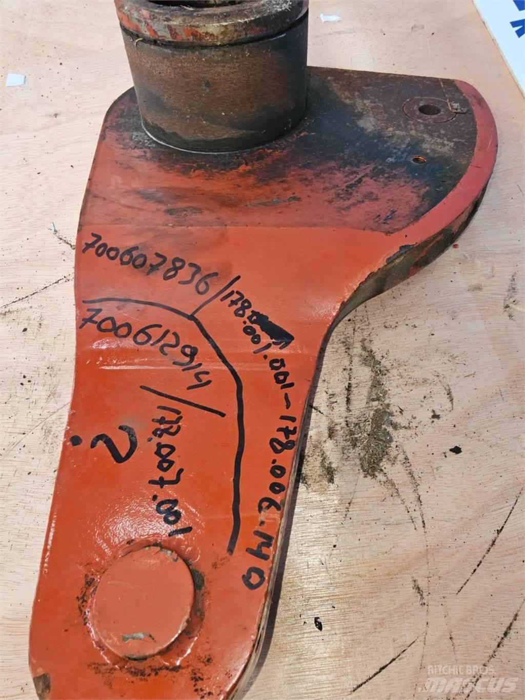 Hesston 4700 其他收获机械