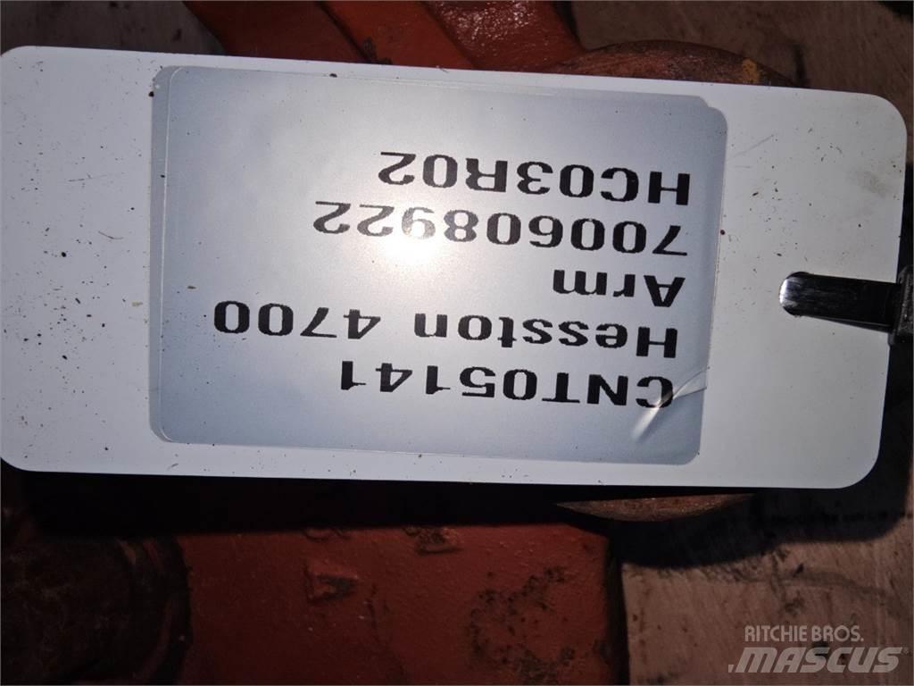 Hesston 4700 货物钳车