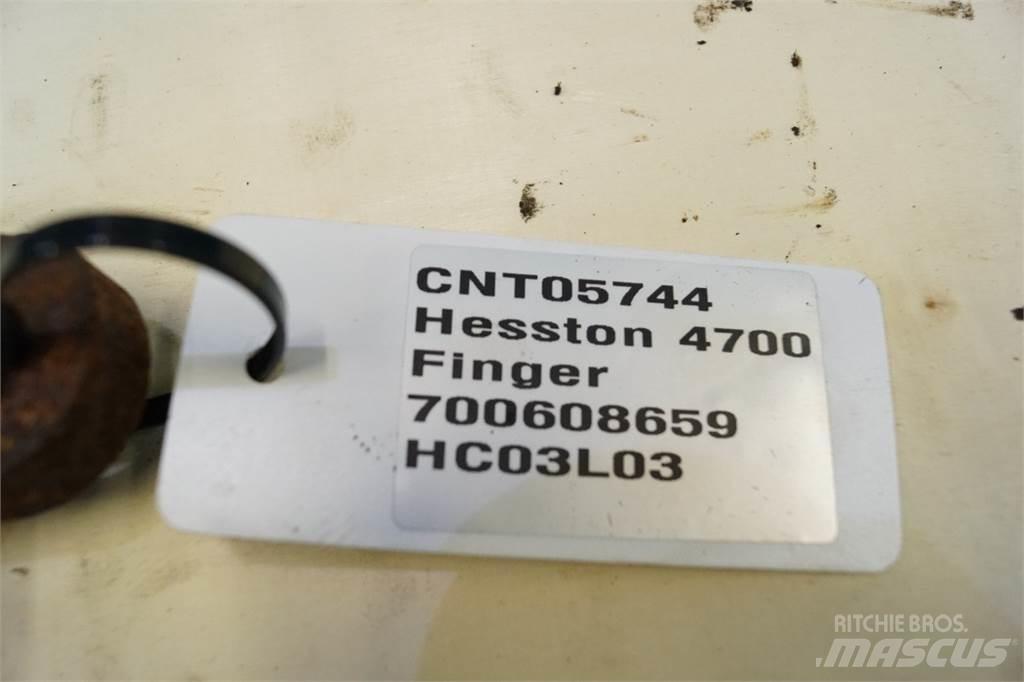 Hesston 4700 货物钳车