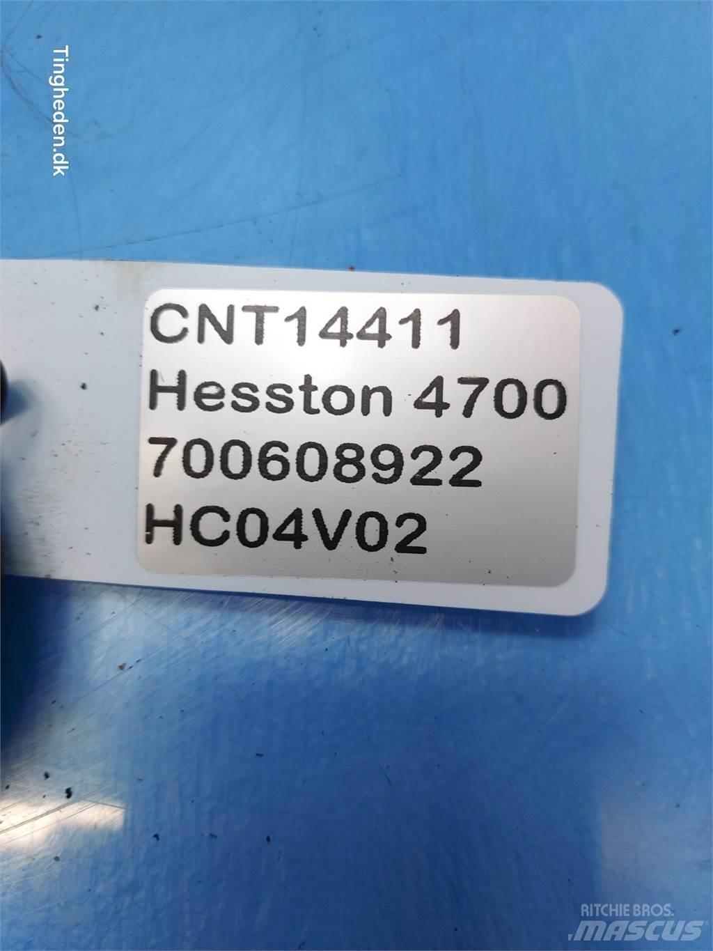 Hesston 4700 货物钳车