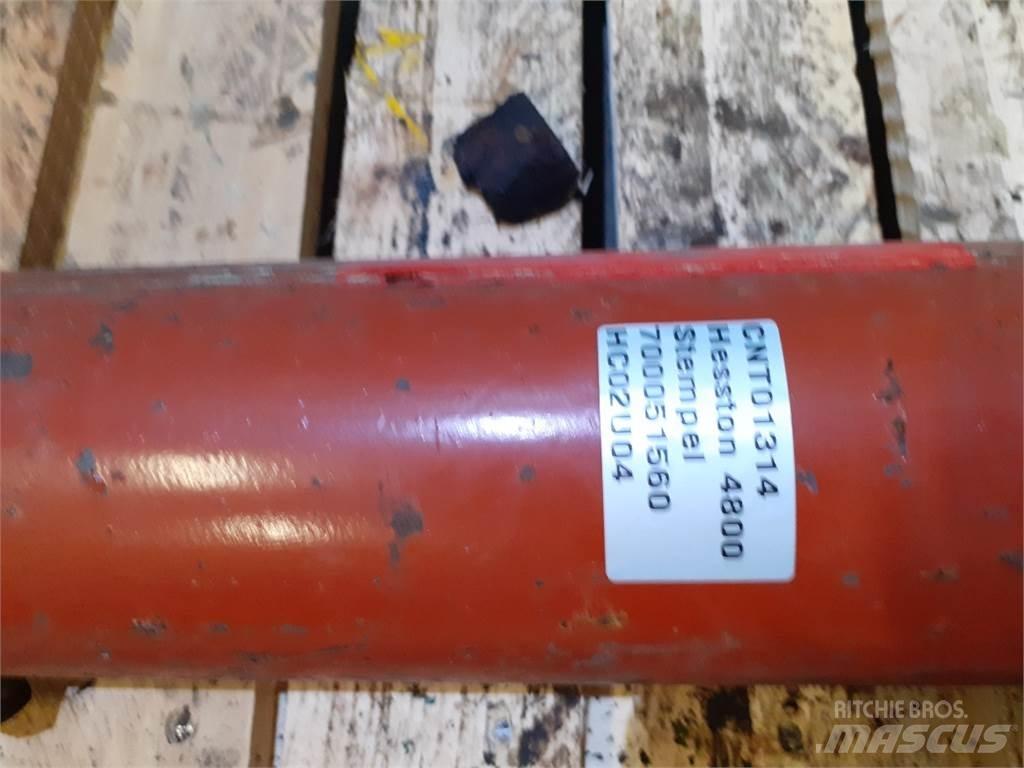 Hesston 4800 货物钳车