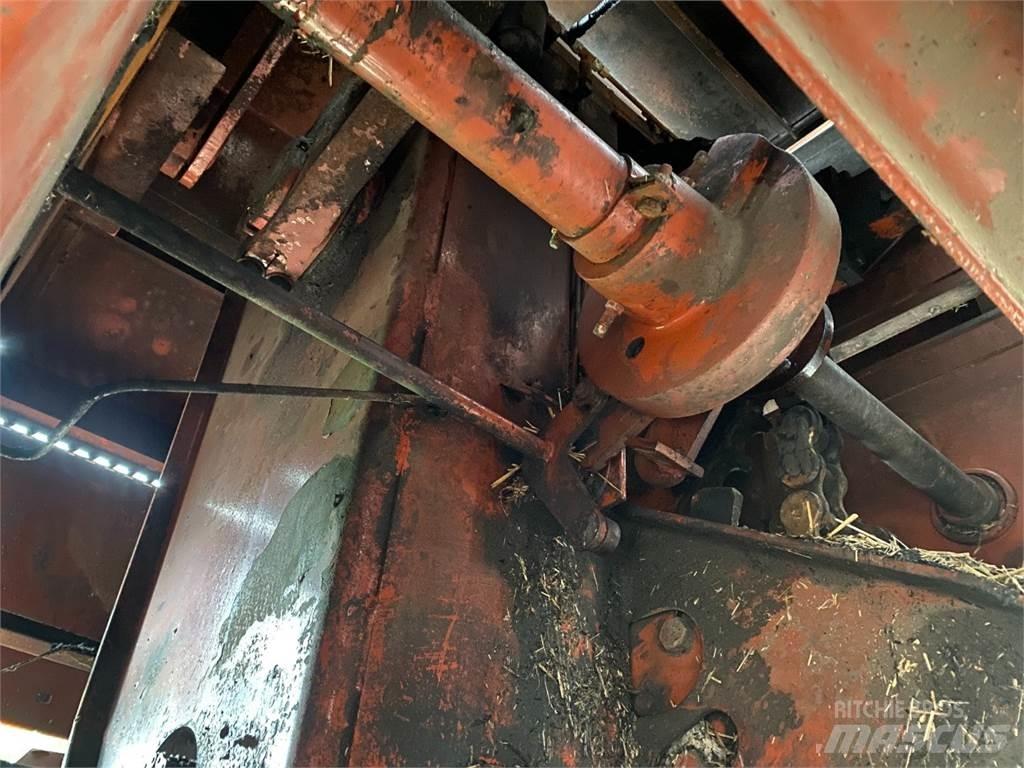 Hesston 4800 方捆打捆机