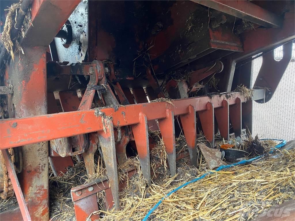 Hesston 4800 方捆打捆机