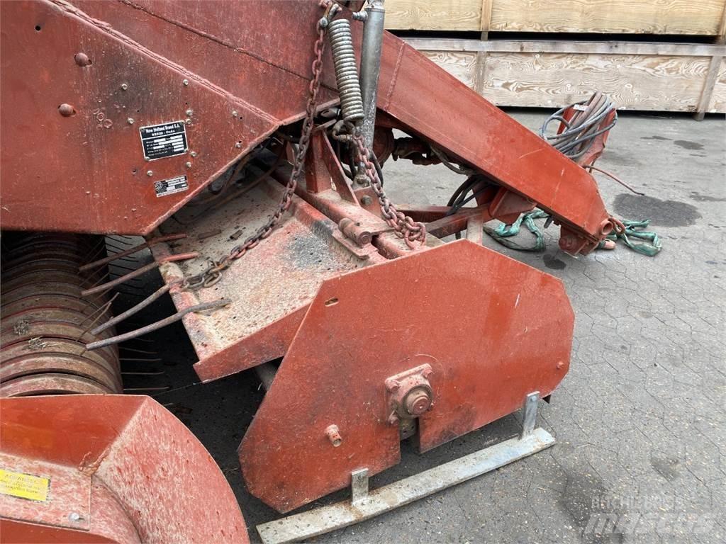 Hesston 4900 方捆打捆机