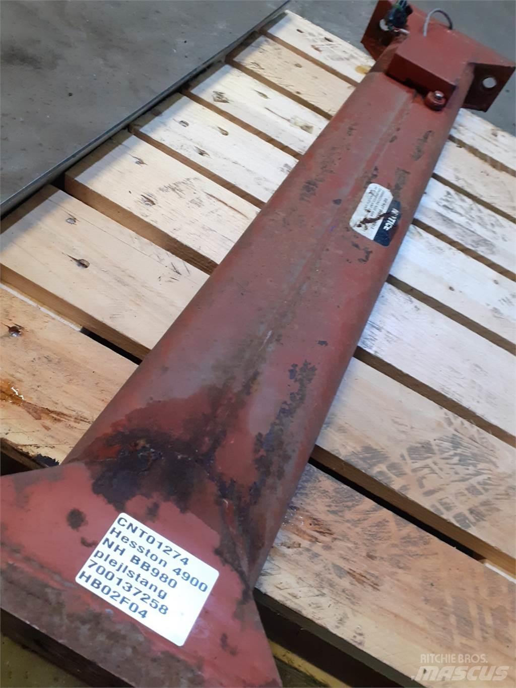 Hesston 4900 其他收获机械