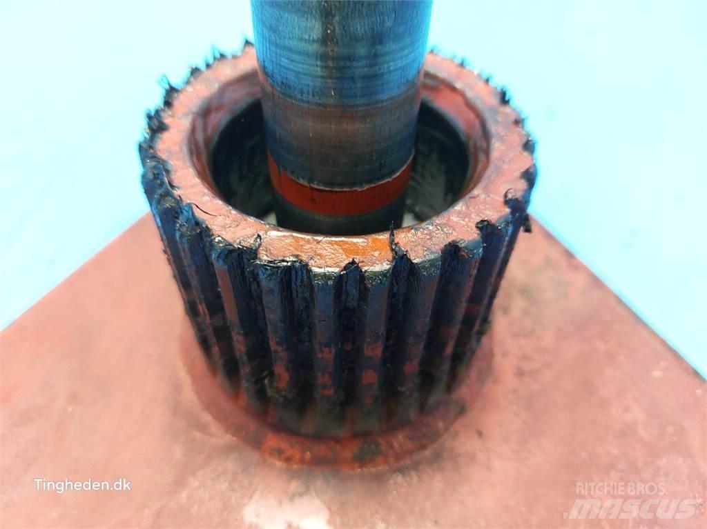 Hesston 4900 传动装置