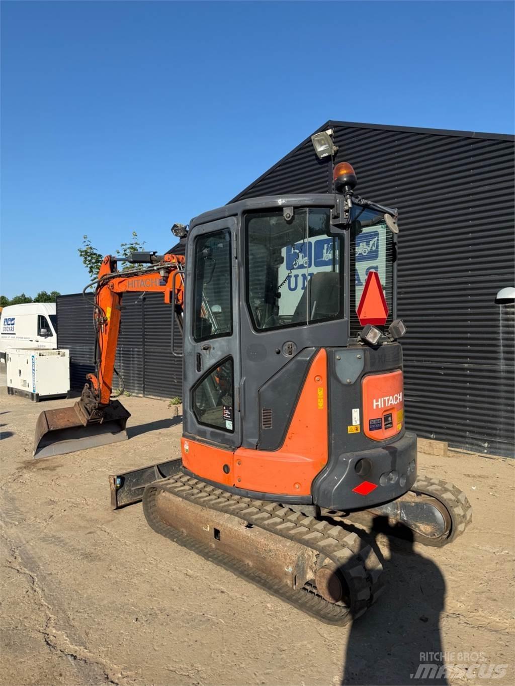 Hitachi ZX33 小型挖掘机