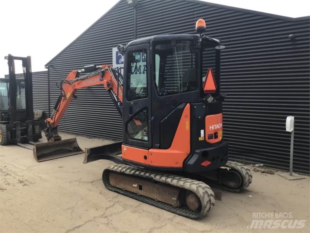 Hitachi ZX33U 小型挖掘机