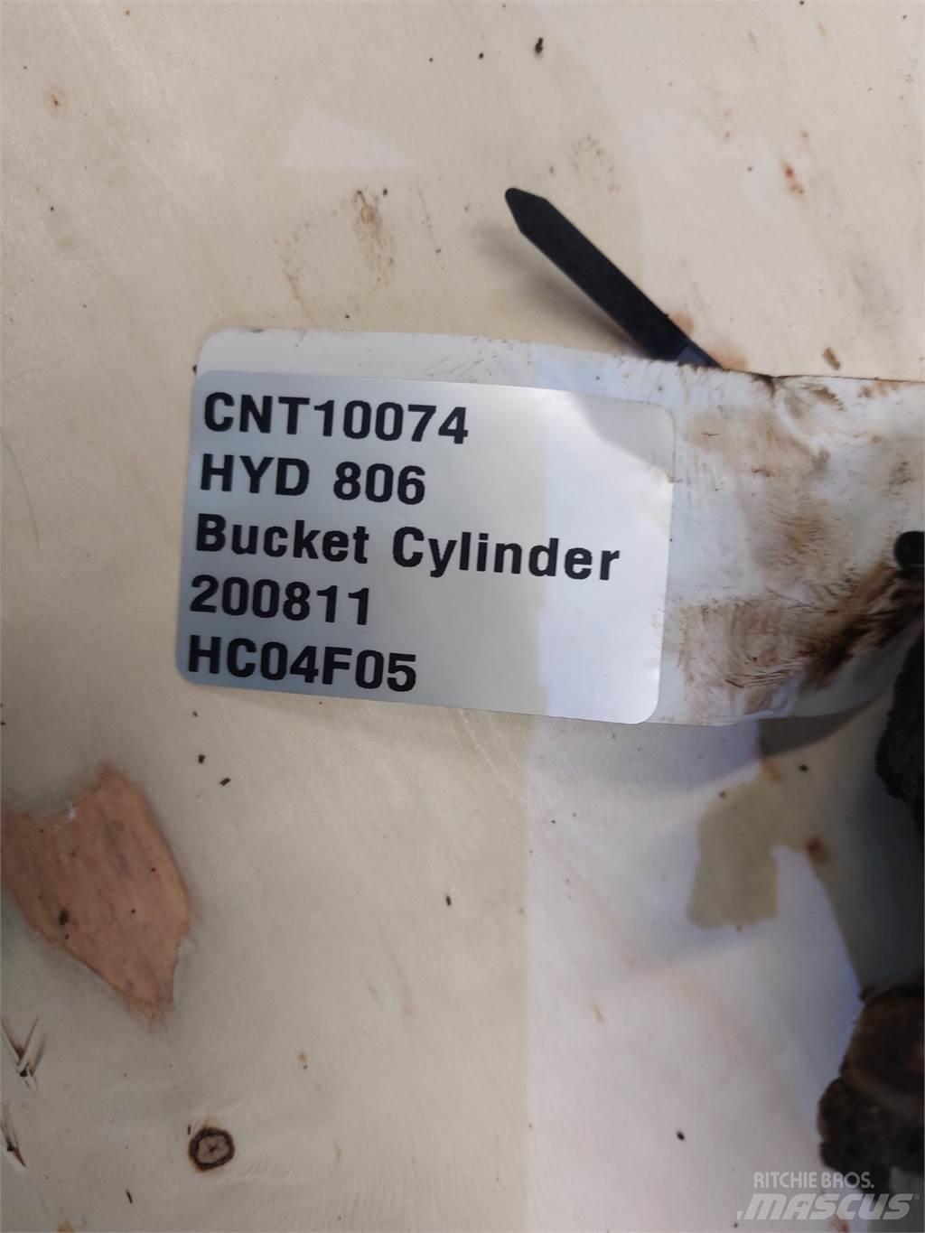 Hydrema 806 吊杆和铲斗