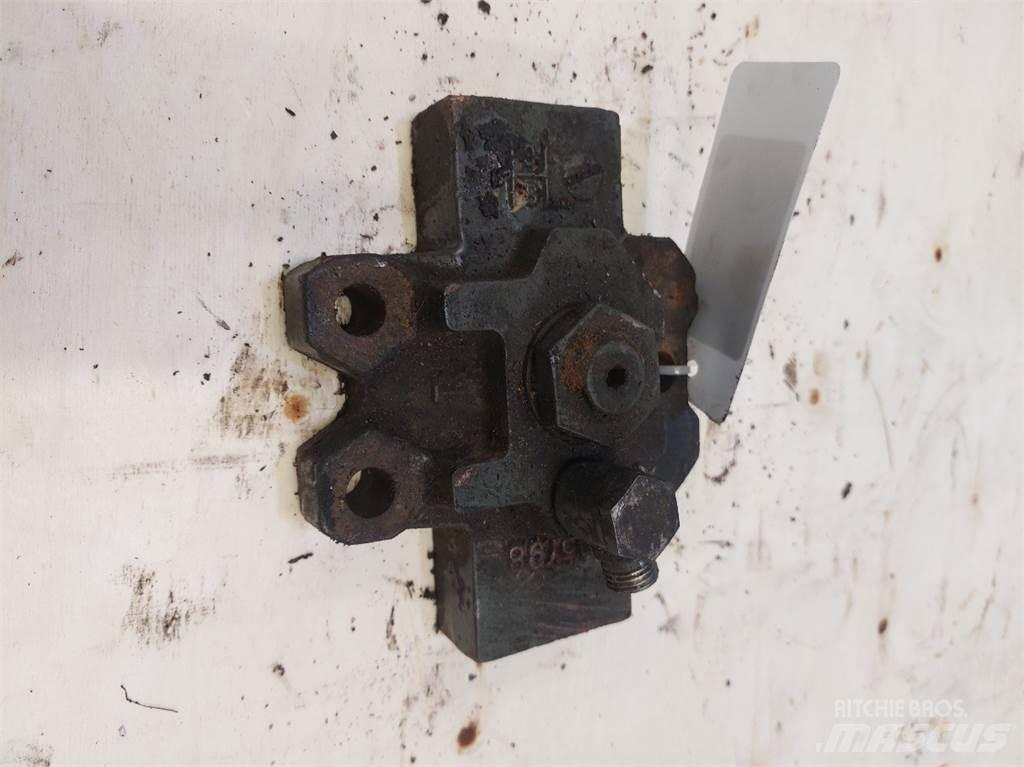 Hydrema 806 液压