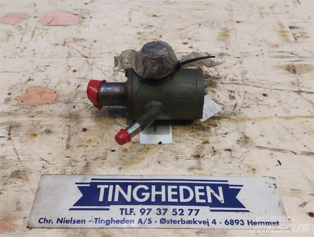Hydrema 806 液压