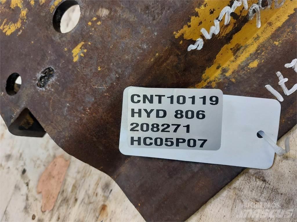 Hydrema 806 驾驶室与内部