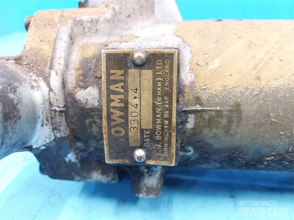Hydrema 806 散热器