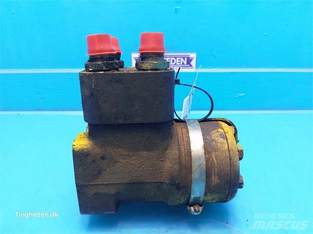 Hydrema 806 液压