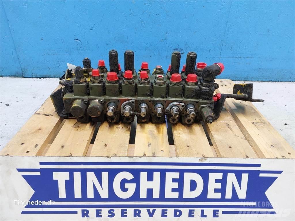 Hydrema 806 液压