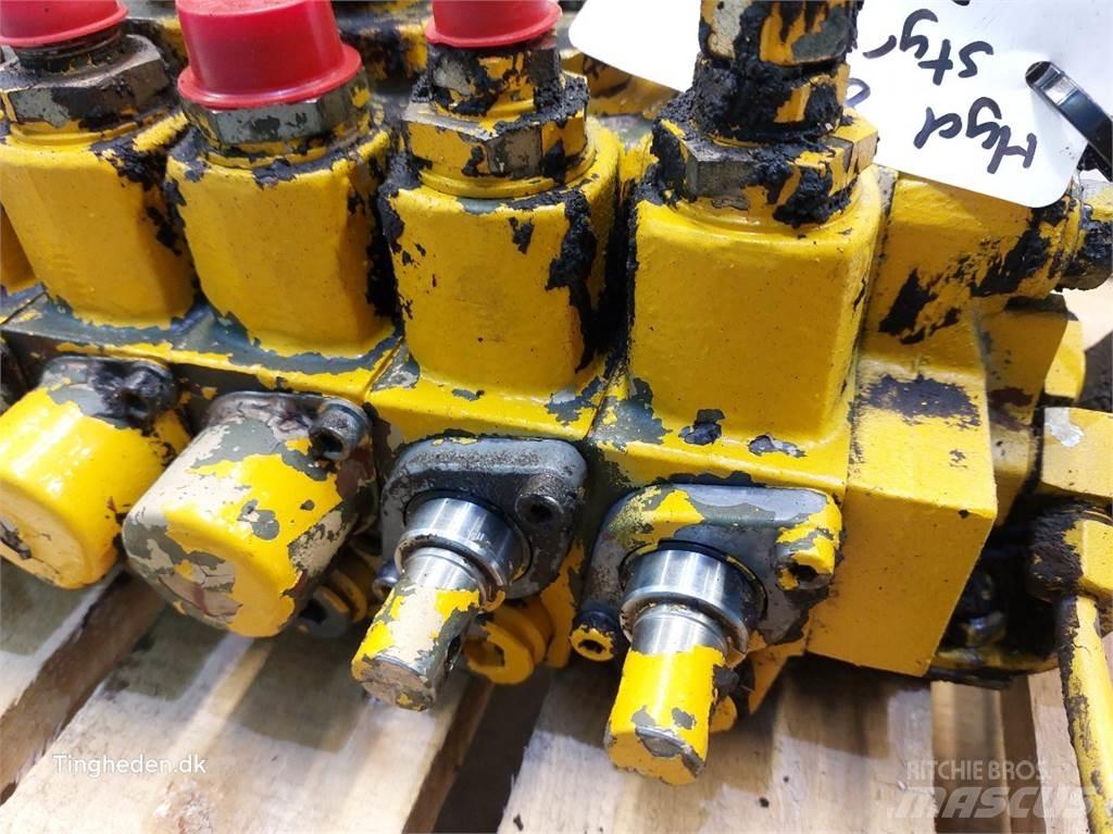 Hydrema 806 液压