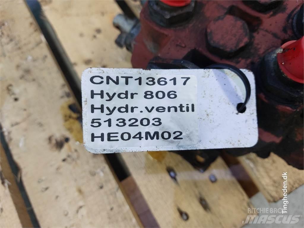 Hydrema 806 液压