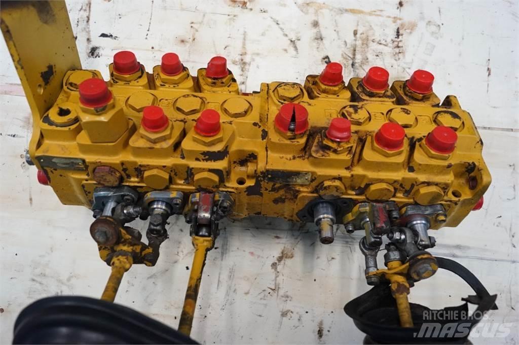 Hydrema 807 液压