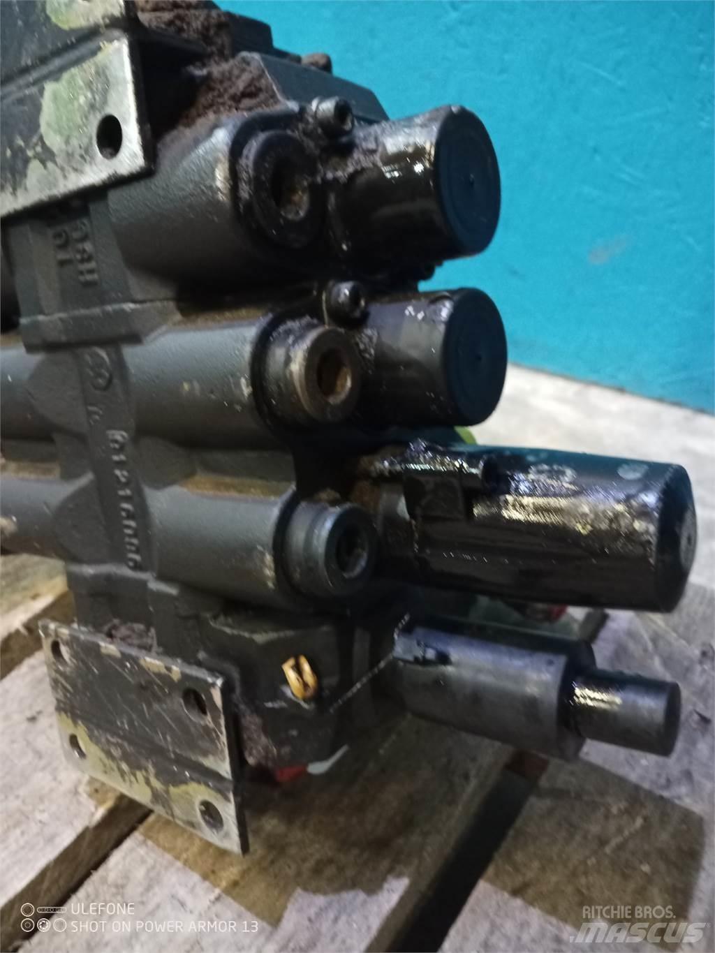 Hydrema 906A 液压