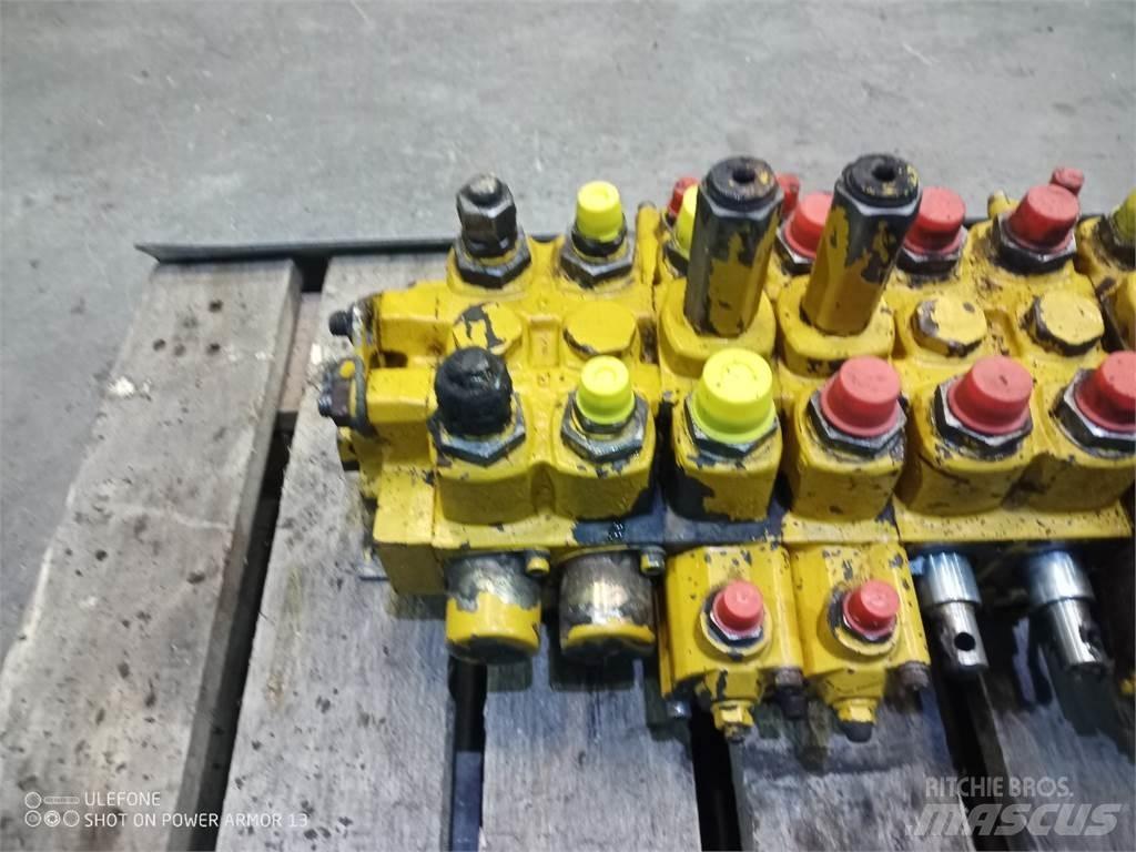 Hydrema 906A 液压