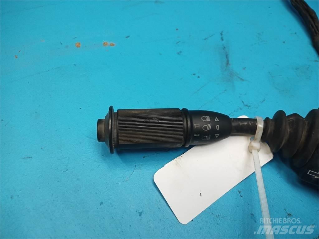 Hydrema 906B 电子设备