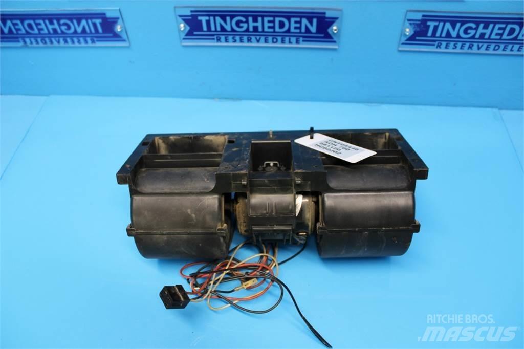Hydrema 906B 电子设备