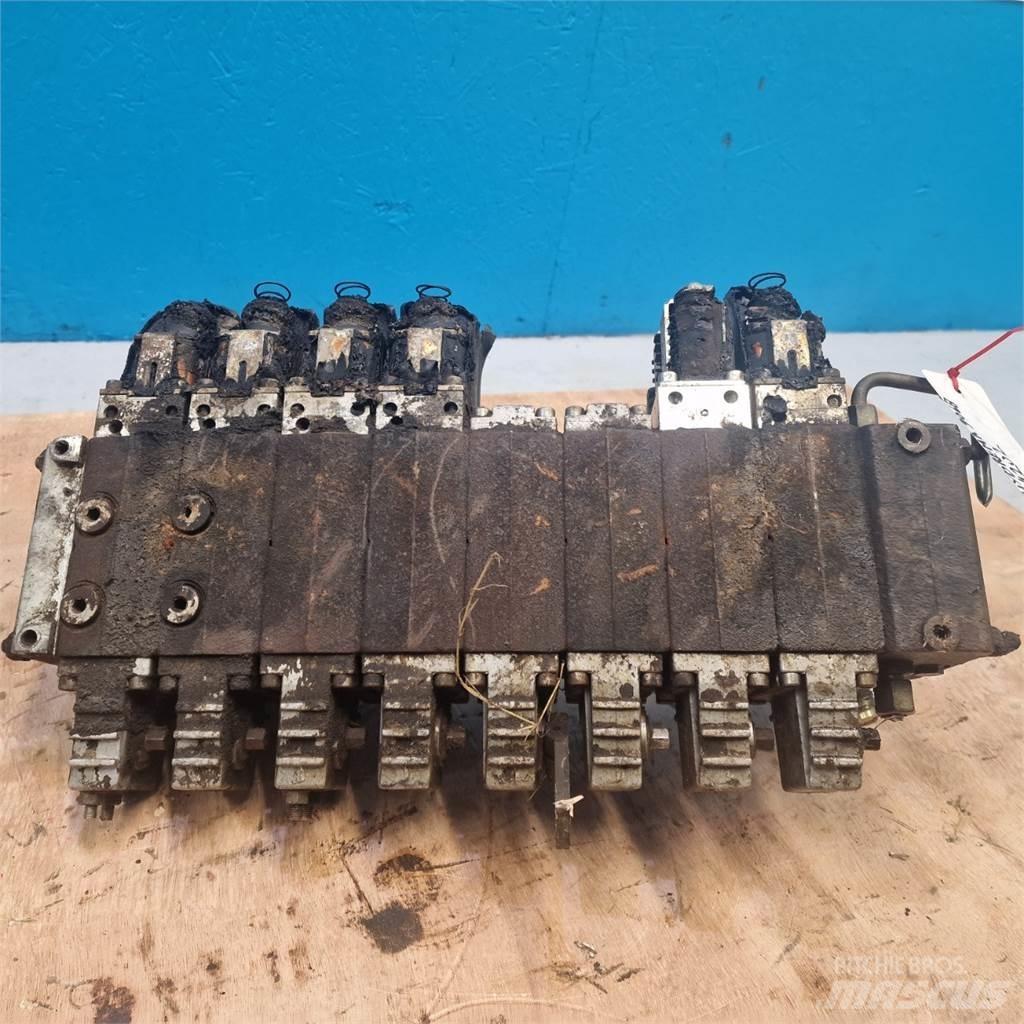 Hydrema 906B 液压